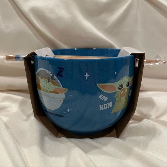 Disney Star Wars The Mandalorian The Child Baby Yoda Ramen Bowl with Chopsticks - Picture 5 of 9